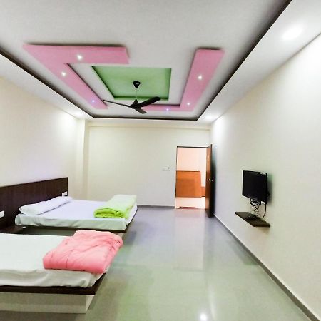 Hotel Plaza Inn Rajpipla Luaran gambar