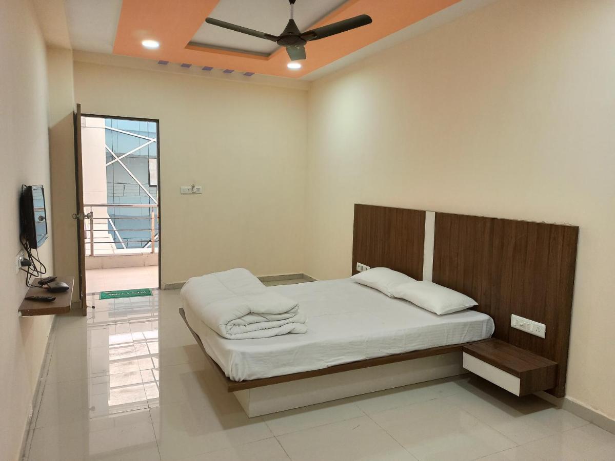 Hotel Plaza Inn Rajpipla Luaran gambar