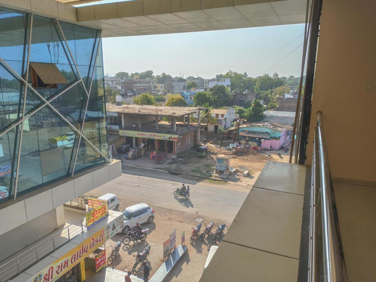 Hotel Plaza Inn Rajpipla Luaran gambar