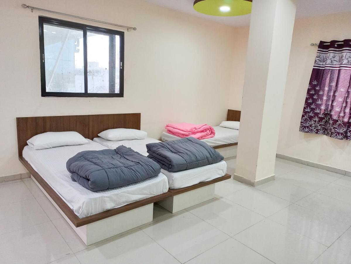 Hotel Plaza Inn Rajpipla Luaran gambar